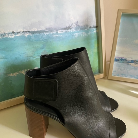 VINCE Faye Leather Bootie 7.5 - Picture 6 of 7